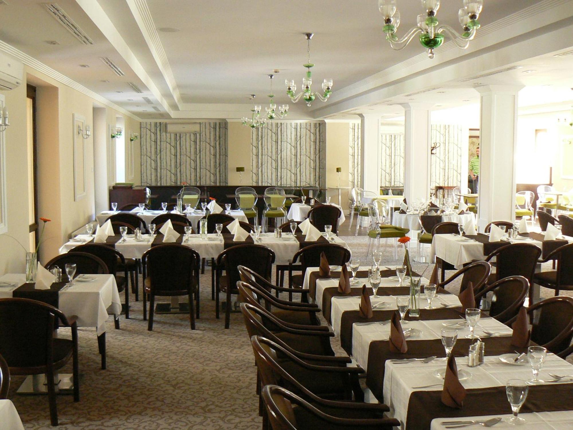 Old Lake Golf Hotel Tata Zewnętrze zdjęcie