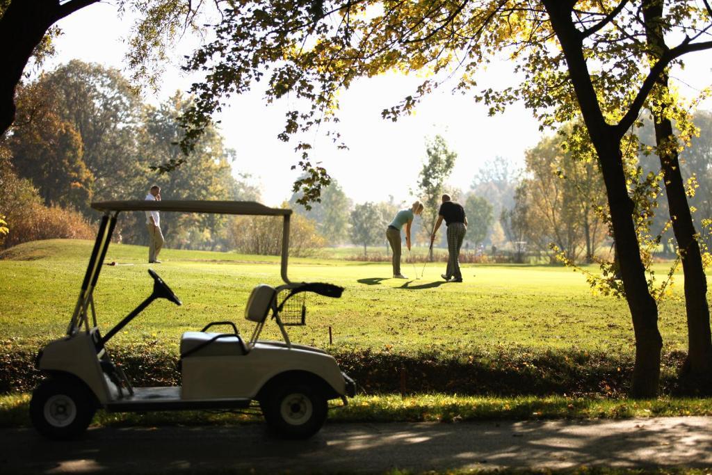 Old Lake Golf Hotel Tata Zewnętrze zdjęcie